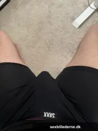 34 straight bulging at desk