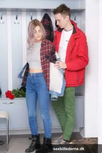 Teen with lovely natural tits Eva Elfie gets a pussy licking & a dicking